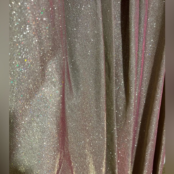 Mac Duggal pleated pink metallic shimmery evening gown - Picture 7 of 9